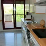 Elegant In Benahavís With Shared Pool, 100 M² *