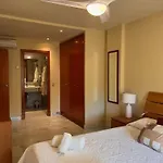Elegant In Benahavís With Shared Pool, 100 M²