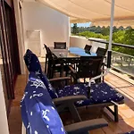 Elegant In Benahavís With Shared Pool, 100 M²