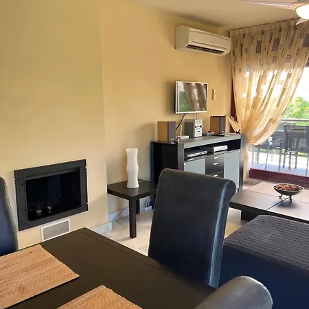 Elegant In Benahavis With Shared Pool 100 M² Estepona