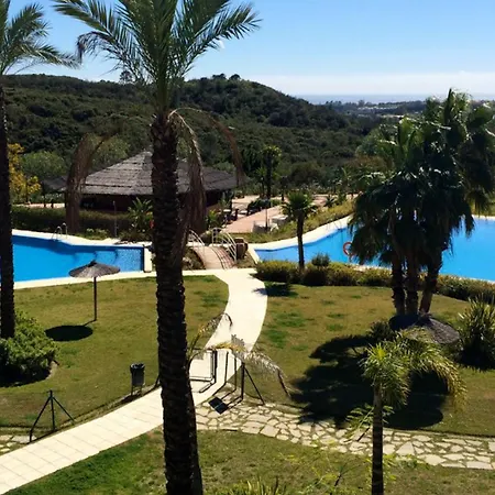 Apartment Elegant In Benahavis With Shared Pool 100 M²
